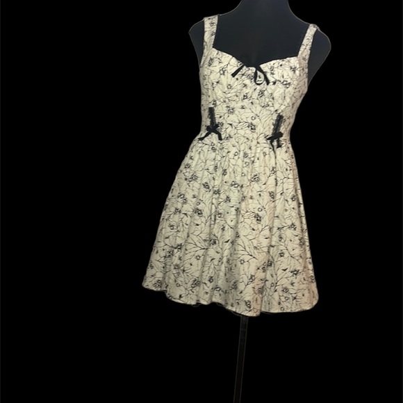 Hot Topic white with black dress. Size XL. NWT. Super cute - Picture 12 of 14